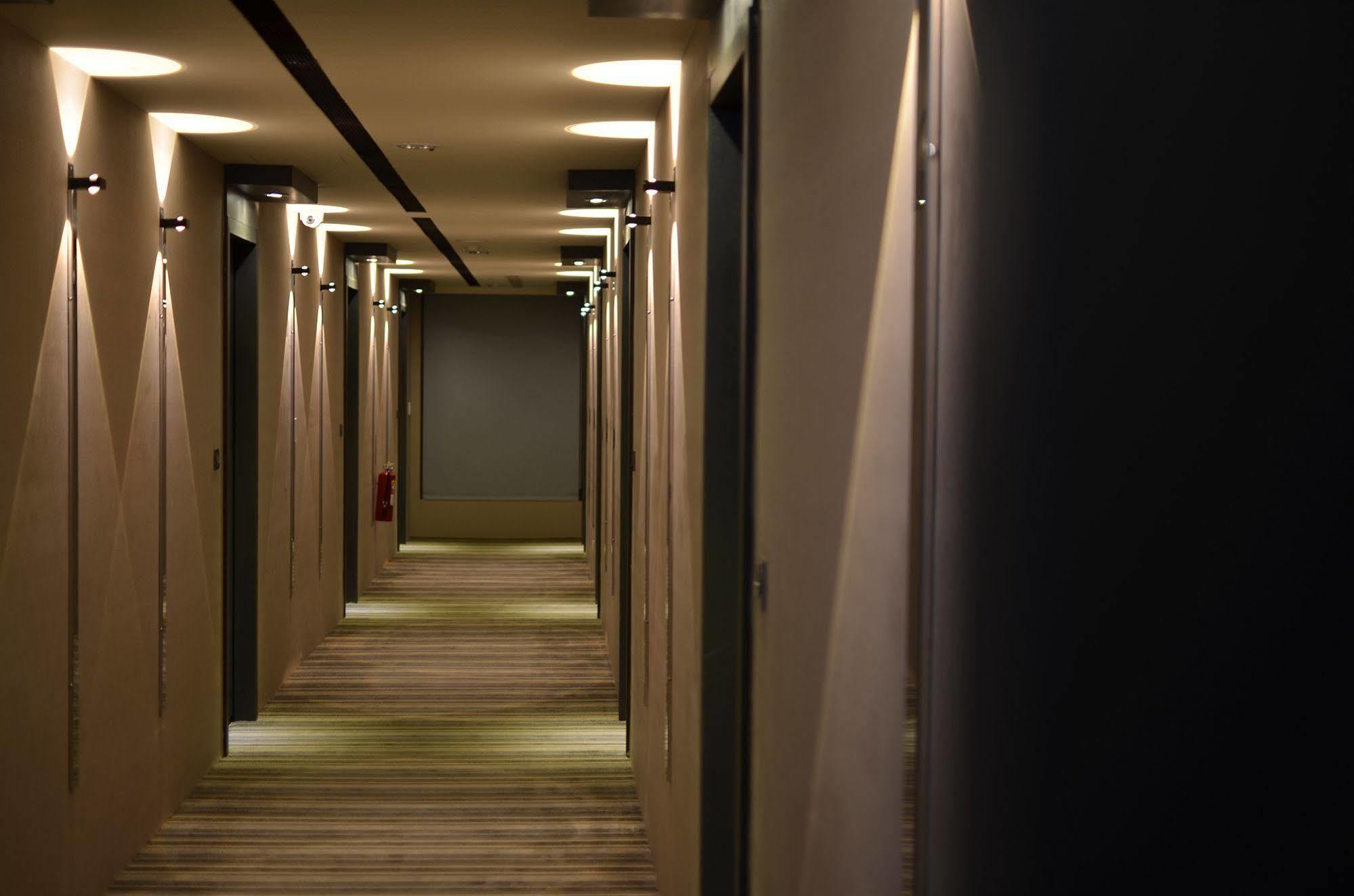 Hotel Cube 타이중 외부 사진